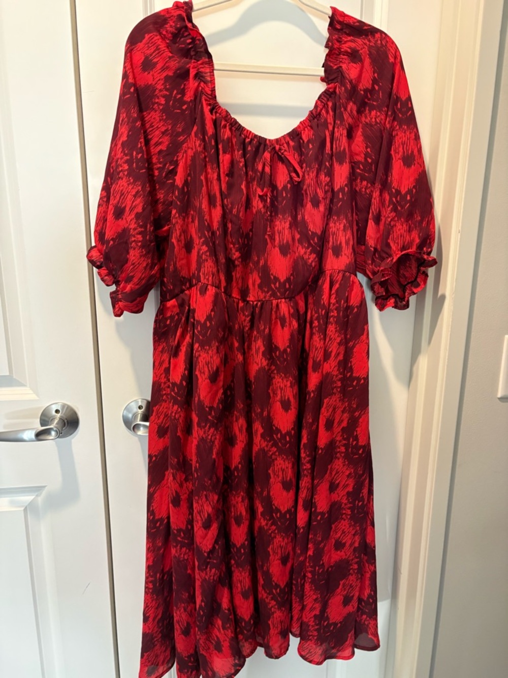 Vixen by Micheline Pitt Red and Dark Red Patterned Puff-Sleeve Midi Dress